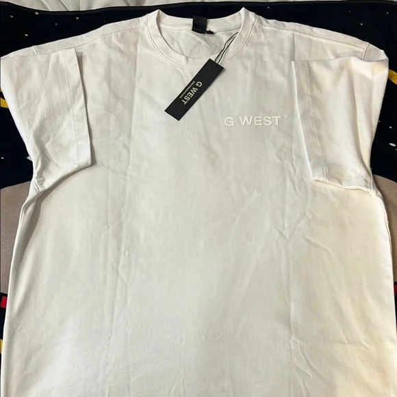 G WEST OVERSIZED WOLF TEE
 ( yellow marks of being folded ) - Picture 2 of 6